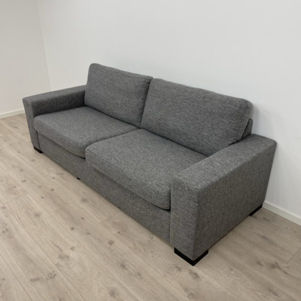 Nyrenset Grå Skeidar Max 3seter sofa Secundo