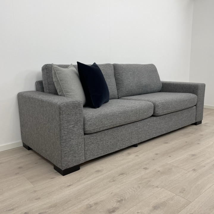 Nyrenset Grå Skeidar Max 3seter sofa Secundo