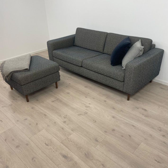 Nyrenset | Bolia Scandinavia 2.5-seter sofa m/ puff