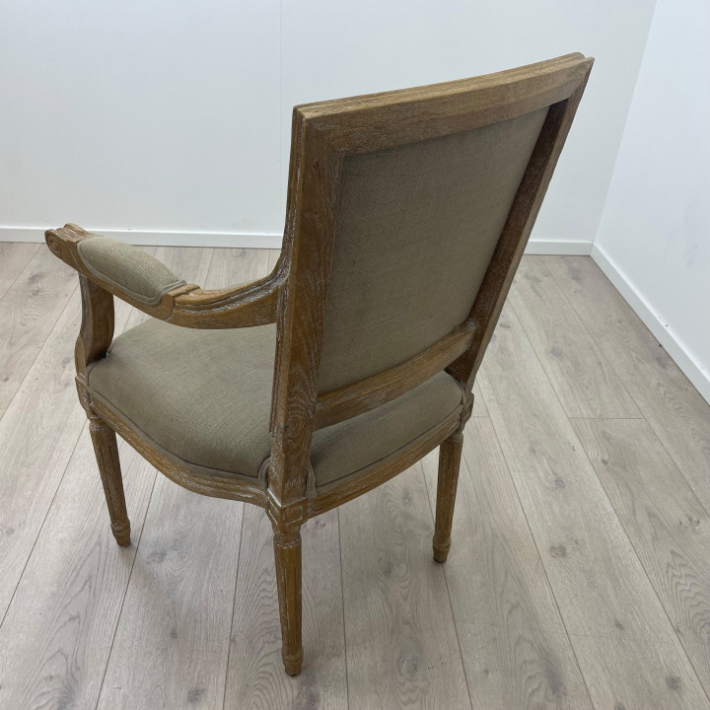 Vintage lenestol i tradisjonell stil