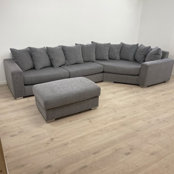 Nyrenset | Hjørnesofa med cozy corner og puff