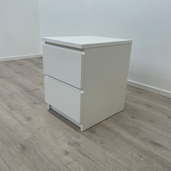 IKEA MALM hvite kommode/nattbord